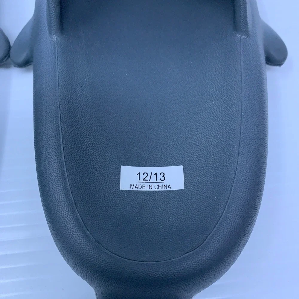 Unbranded Kids 12/13 Gray Shark Fin Open Toe EVA Foam Slide Sandals New